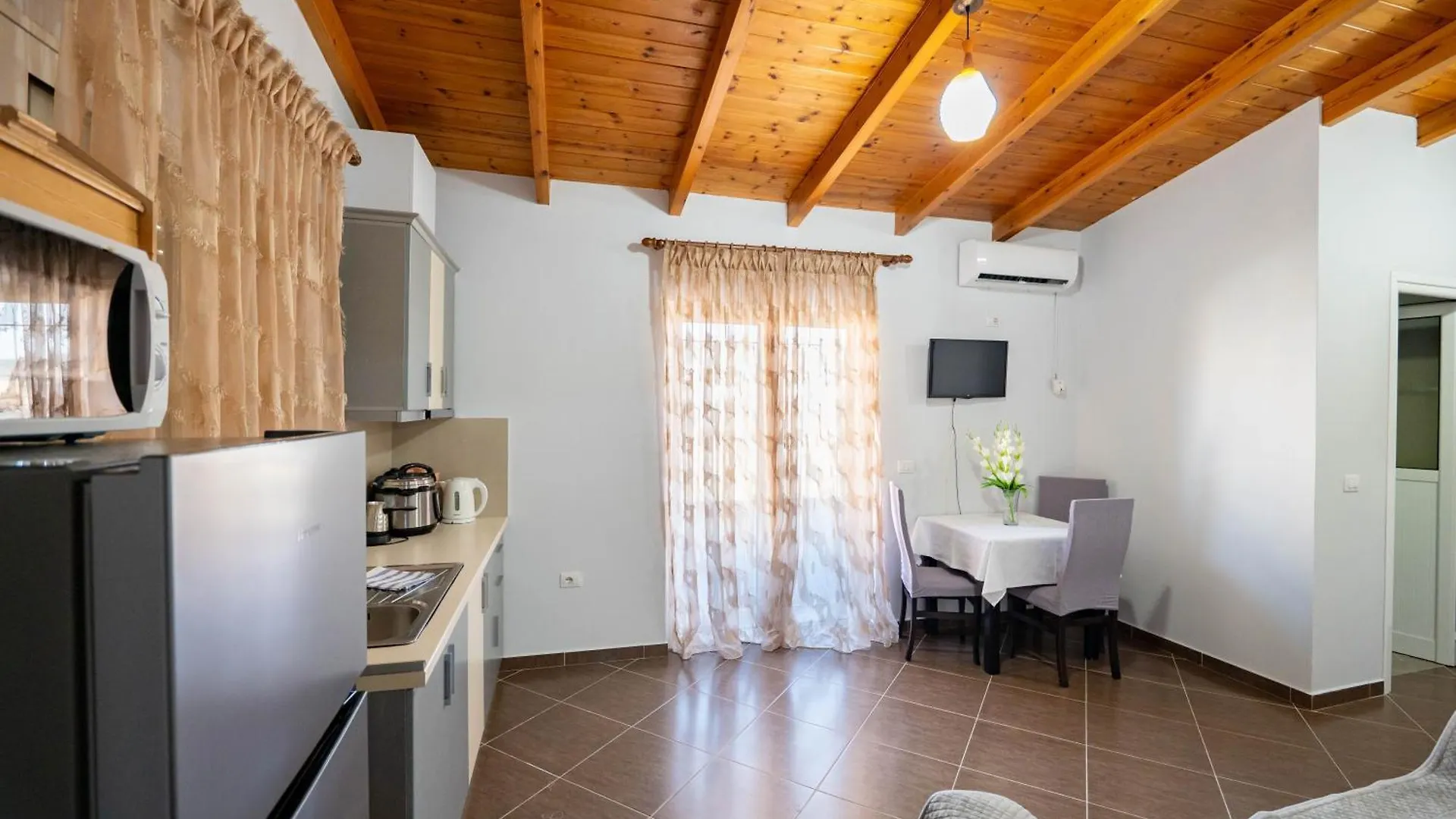 Vila Cerca De Mar Ксамил Апартаменты